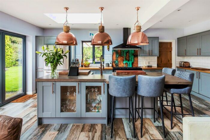 4 Bedroom Detached House For Sale In Newdigate Road, Beare Green, Dorking, RH5