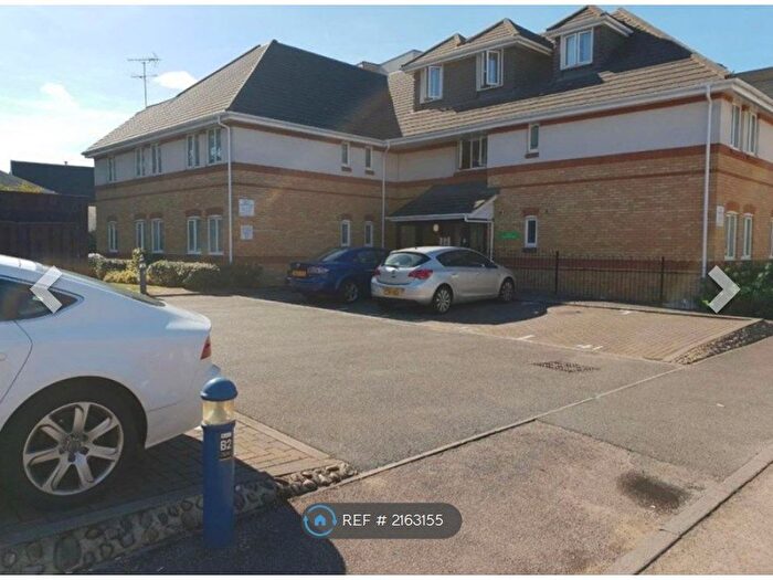 2 Bedroom Flat To Rent In Dominion Close, Hounslow, TW3