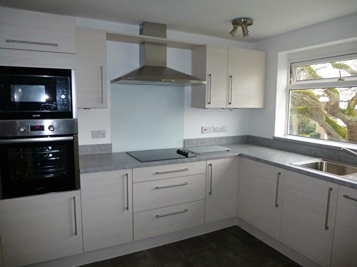 2 Bedroom Flat To Rent In Dingle Lane, Solihull, West Midlands, B91