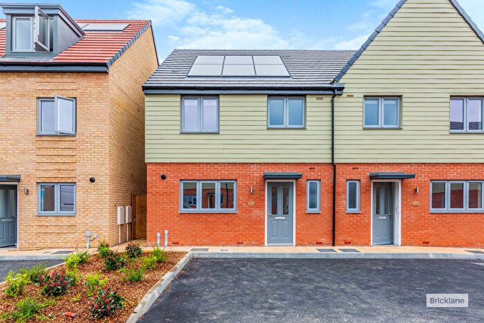 3 Bedroom Property To Rent In Carnelian Avenue, Wellingborough, NN8