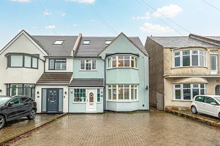 4 Bedroom Semi-Detached House For Sale In London Road, Benfleet, SS7