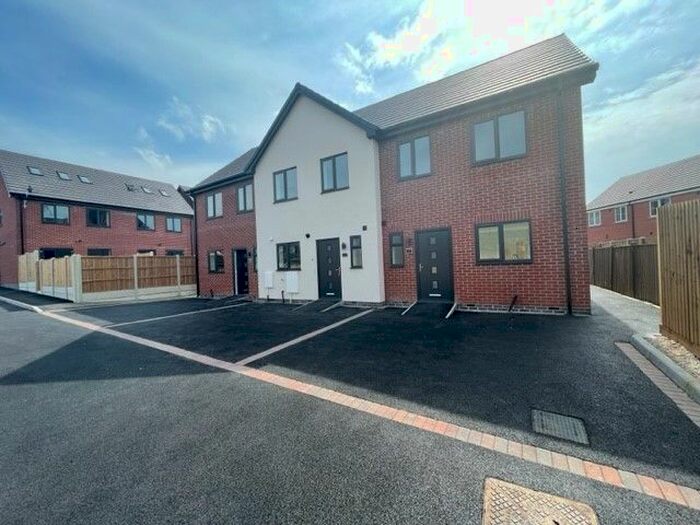 3 Bedroom End Of Terrace House To Rent In Barnes Wallis Close, Ripley, DE5