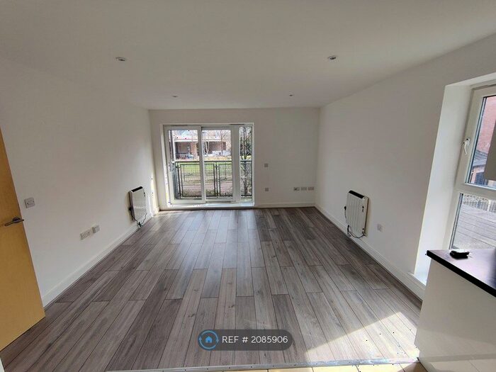 2 Bedroom Flat To Rent In Palatine Place, Manchester, M22