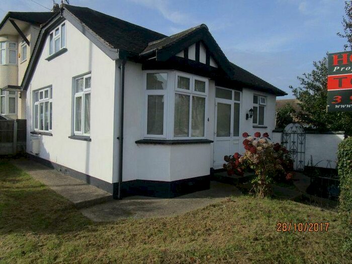 2 Bedroom Bungalow To Rent In Sandhurst Crescent, Leigh-On-Sea, SS9