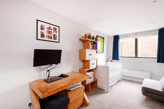 2 Bedroom Flat To Rent In Abbeville Road, Abbeville Village, SW4
