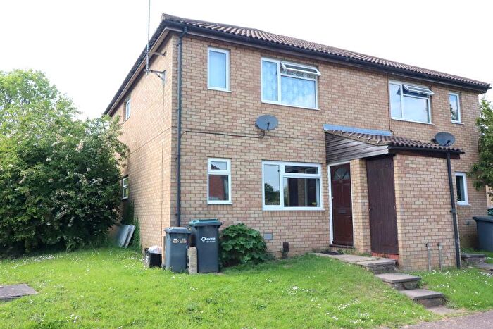 1 Bedroom Maisonette To Rent In Repton Close, Luton, Bedfordshire, LU3