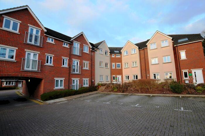 2 Bedroom Apartment To Rent In Almond Court, GU15