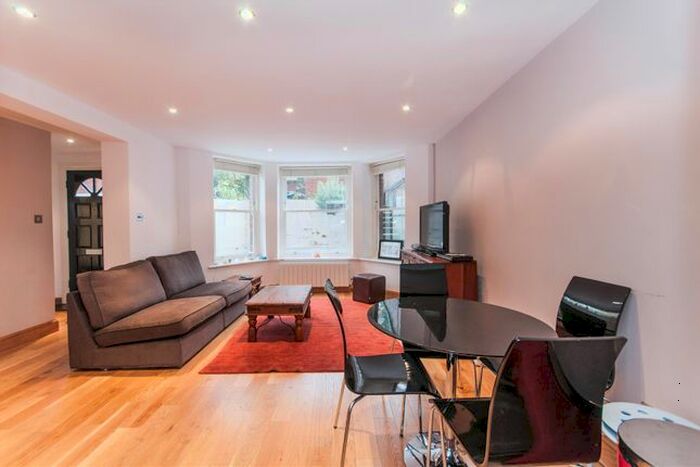 2 Bedroom Flat To Rent In Greencroft Gardens, South Hampstead, NW6