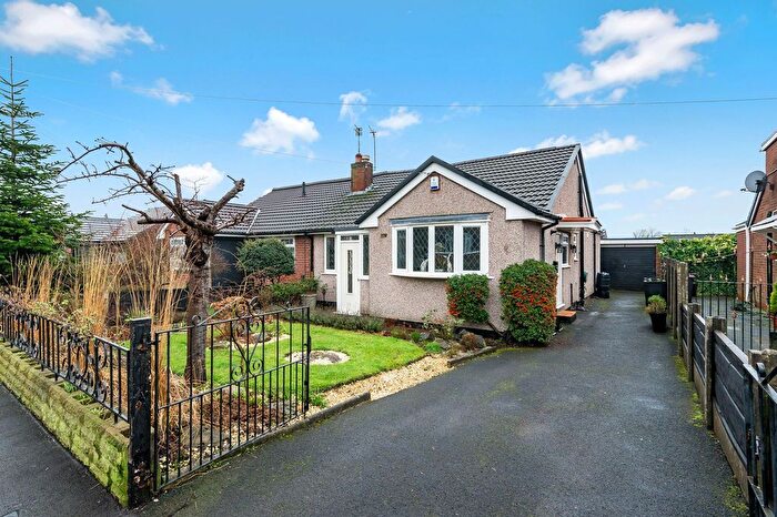 3 Bedroom Semi Detached House For Sale In Ashford Avenue, Worsley, M28