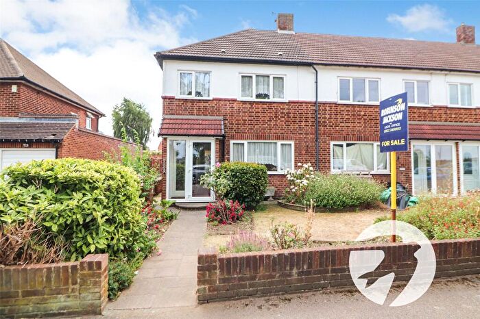 3 Bedroom End Of Terrace House For Sale In Sussex Road, Erith, DA8