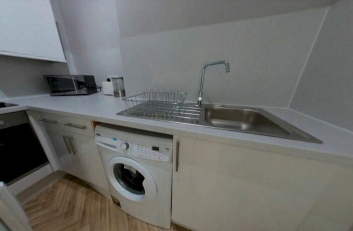 4 Bedroom Flat To Rent In Great Western Road, Woodlands, Glasgow, G4