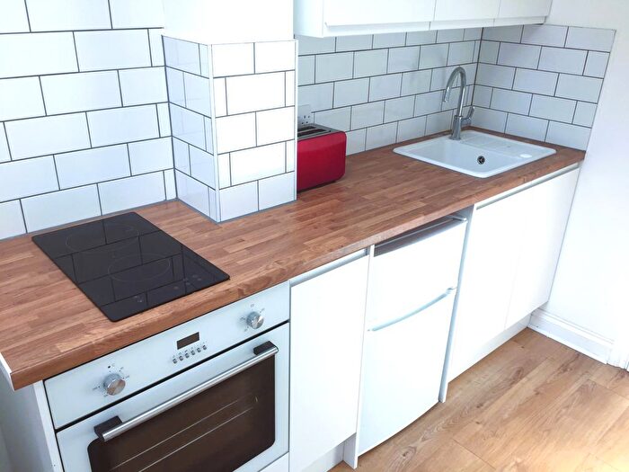 Studio To Rent In Westwood Road, Ilford, IG3