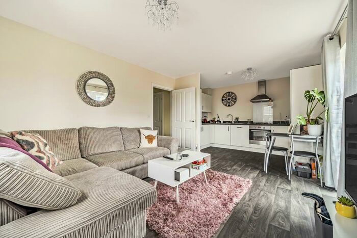 2 Bedroom Apartment To Rent In Kingsbrook, Aylesbury, HP22