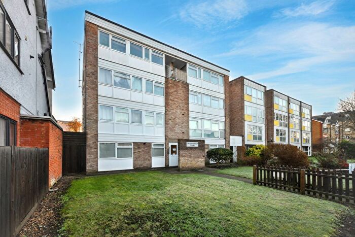 1 Bedroom Flat For Sale In Crossbrook Street, Cheshunt, Waltham Cross, EN8