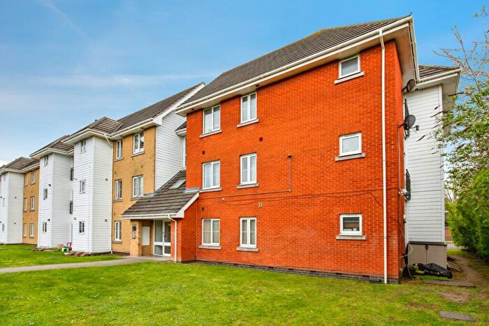 2 Bedroom Flat For Sale In Fleming Road, Chafford Hundred, Grays, Essex, RM16