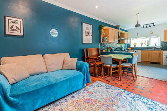3 Bedroom Terraced House For Sale In Moorland Road, Splott, Cardiff, CF24