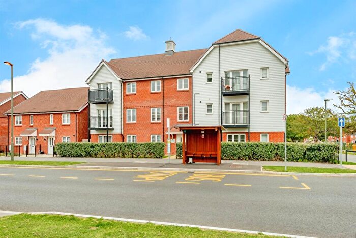 2 Bedroom Flat For Sale In Hoadley Road, Horley, RH6