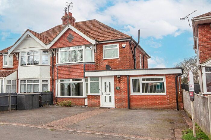 5 Bedroom Semi-Detached House For Sale In Salisbury Road, Totton, SO40