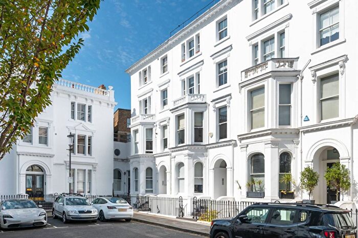 2 Bedroom Flat To Rent In Strathmore Gardens, Hillgate Village, London, W8