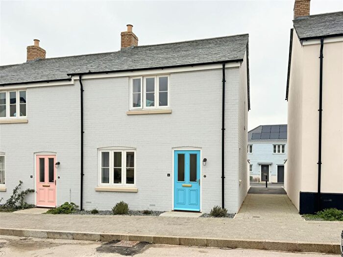 2 Bedroom End Terrace House For Sale In Stret Kolom, Nansledan, Newquay, TR8