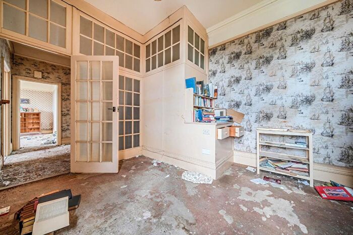 7 Bedroom Semi-Detached House For Sale In St. Helens Parade, Southsea, PO4