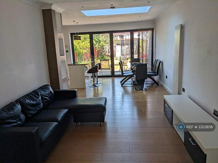 4 Bedroom Terraced House To Rent In Kings Road, Harrow, HA2