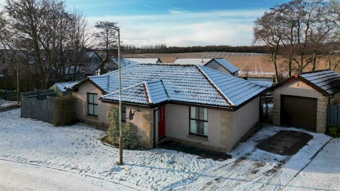 3 Bedroom Detached Bungalow For Sale In Innewan Gardens, Bankfoot, Perth, PH1
