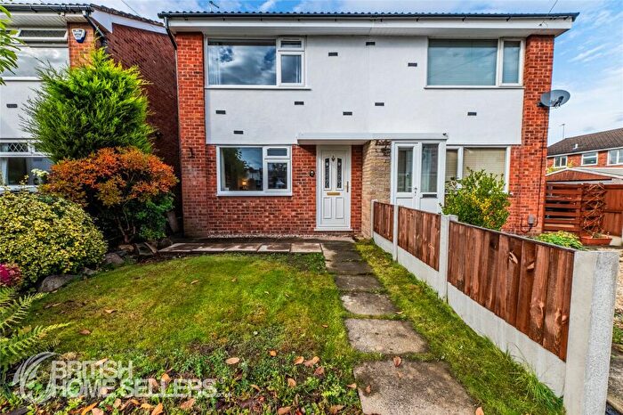 2 Bedroom Semi Detached House For Sale In Siskin Road, Stockport, Greater Manchester, SK2