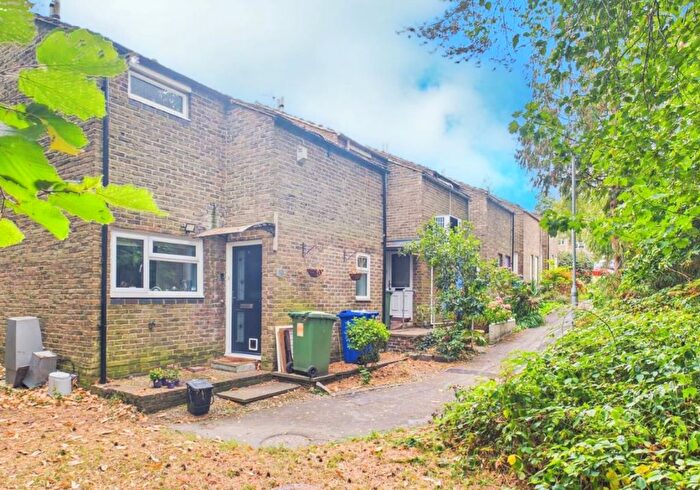 3 Bedroom End Terrace House For Sale In Lingwood, Bracknell, Berkshire, RG12