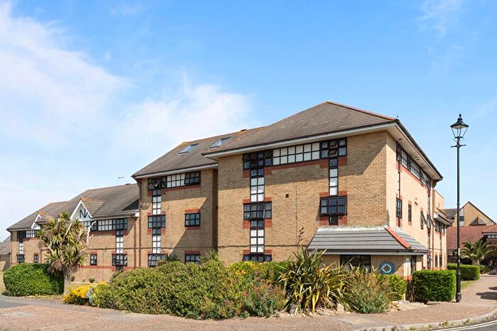 3 Bedroom Flat For Sale In South Point Emerald Quay, BN43
