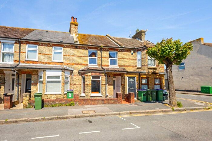 3 Bedroom Terraced House For Sale In Warren Road, Folkestone, CT19