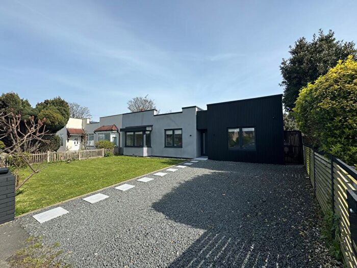 4 Bedroom Bungalow To Rent In Salisbury Avenue, Broadstairs, Kent, CT10