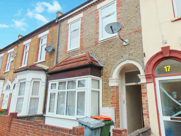 1 Bedroom Flat To Rent In Knox Road, Forest Gate, E7