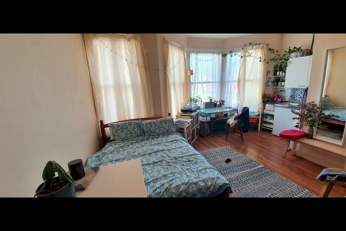 Studio To Rent In Pemberton Road, Manor House, N4