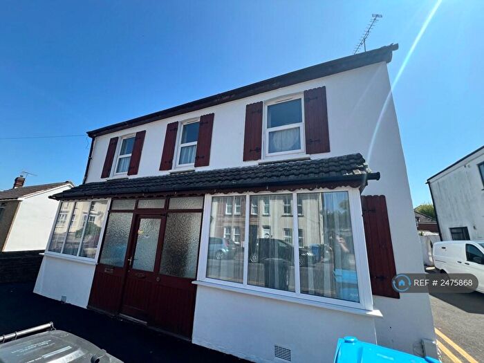 5 Bedroom Detached House To Rent In Albert Road, Poole, BH12