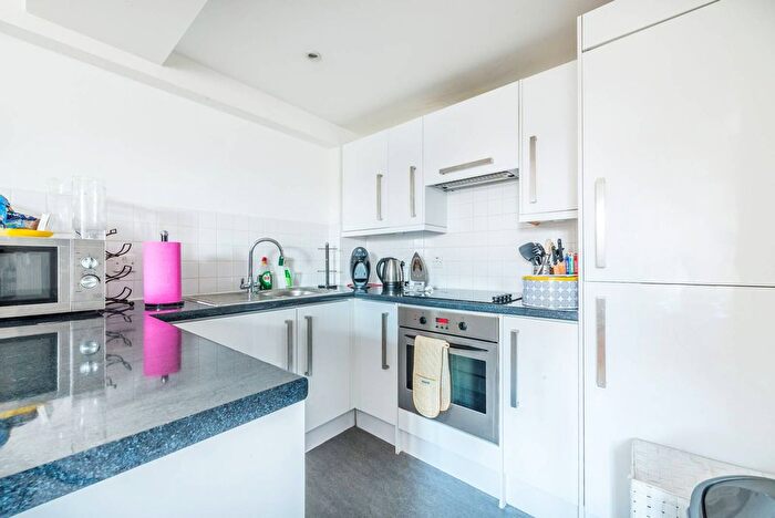 1 Bedroom Flat To Rent In Red Lion Street, Richmond, TW9