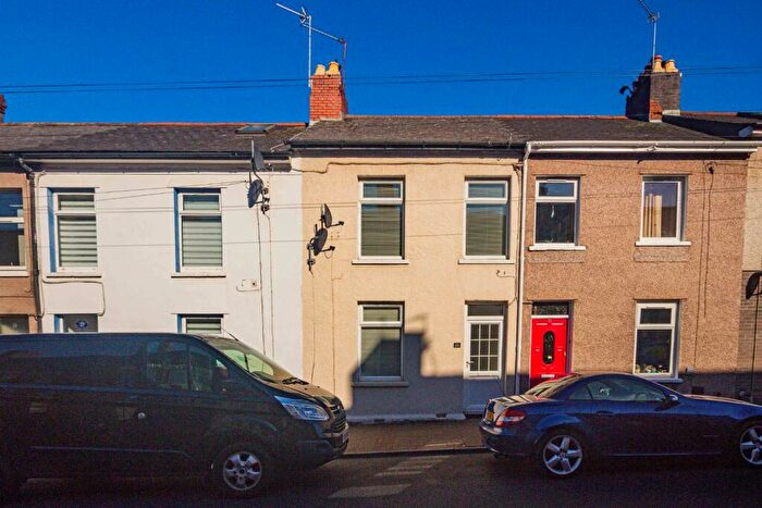 2 Bedroom Terraced House To Rent In Dock Street, Penarth, CF64