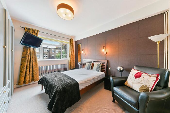 2 Bedroom Flat To Rent In Bushey Road, Raynes Park, SW20