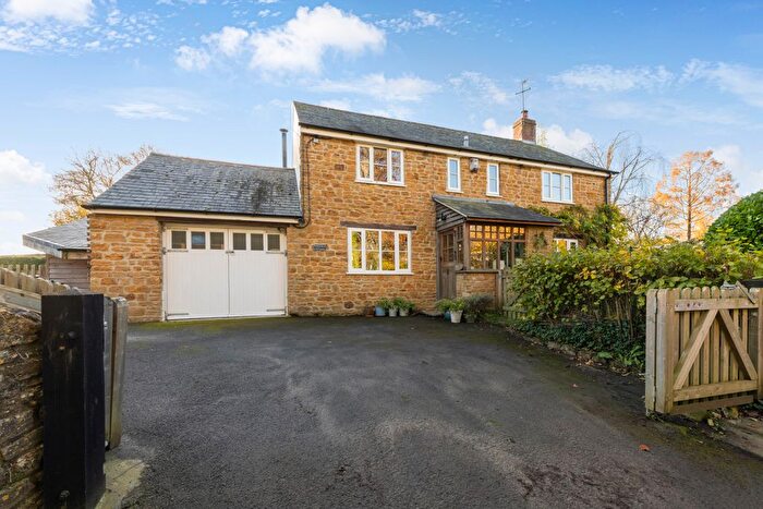4 Bedroom Detached House For Sale In Mill Lane, Chetnole, DT9