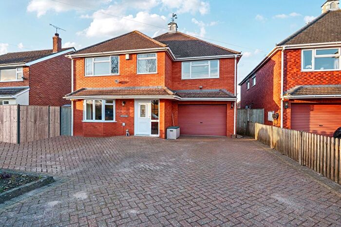 5 Bedroom Detached House For Sale In Walcot Lane, Drakes Broughton, WR10