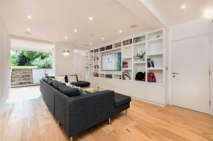 3 Bedroom Flat To Rent In Gloucester Avenue, Primrose Hill, NW1