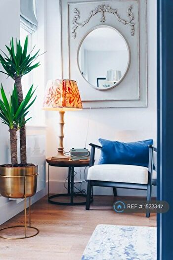 1 Bedroom Flat To Rent In South Street, Chichester, PO19