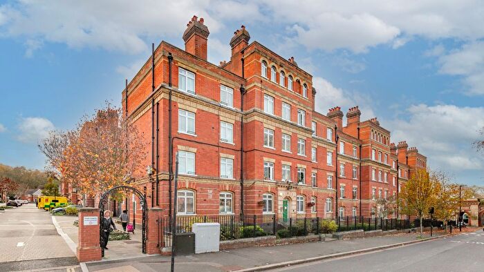 1 Bedroom Flat For Sale In Peabody Estate, Rosendale Road, London, SE24