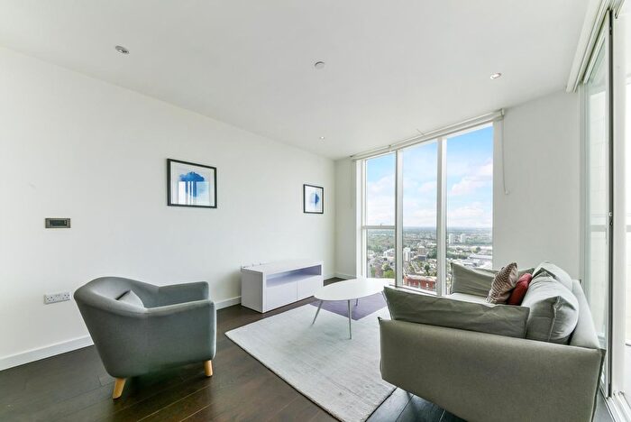 2 Bedroom Flat To Rent In Sky Gardens, Nine Elms, London, SW8