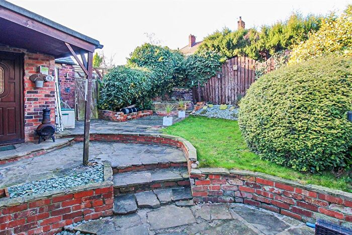 2 Bedroom End Of Terrace House For Sale In Upper Lane, Netherton, Wakefield, WF4