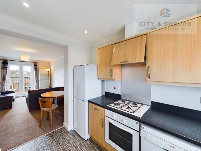 4 Bedroom Flat To Rent In Chillingham Road, Heaton, Newcastle Upon Tyne, Tyne And Wear, NE6