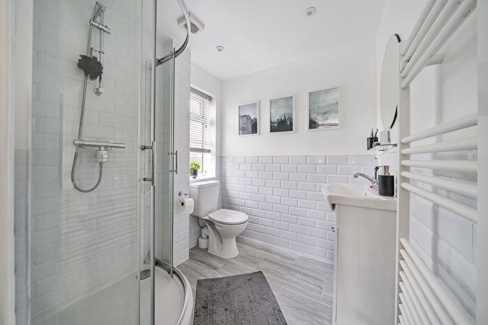 3 Bedroom End Of Terrace House For Sale In Ottershaw, Surrey, KT16