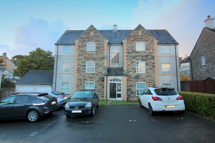2 Bedroom Flat To Rent In Myrtles Court, Pillmere, Saltash PL12