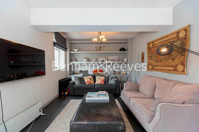 2 Bedroom Flat To Rent In Elvaston Place, Kensington, SW7