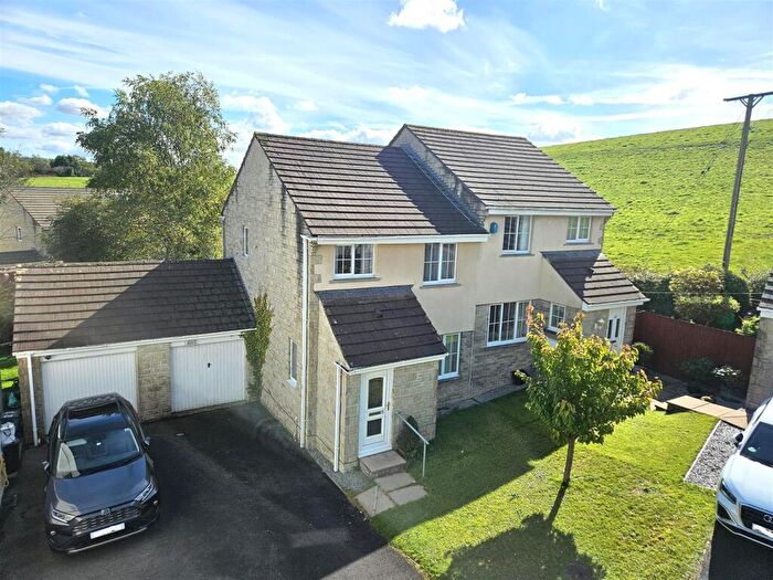 3 Bedroom Semi-Detached House For Sale In Canons Way, Tavistock, PL19